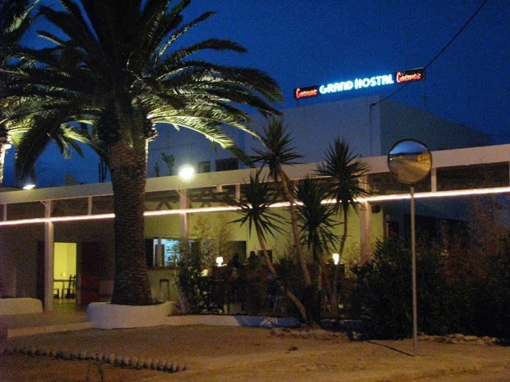 Cosmos Grand Hostal Sant Francesc de s'Estany المظهر الخارجي الصورة