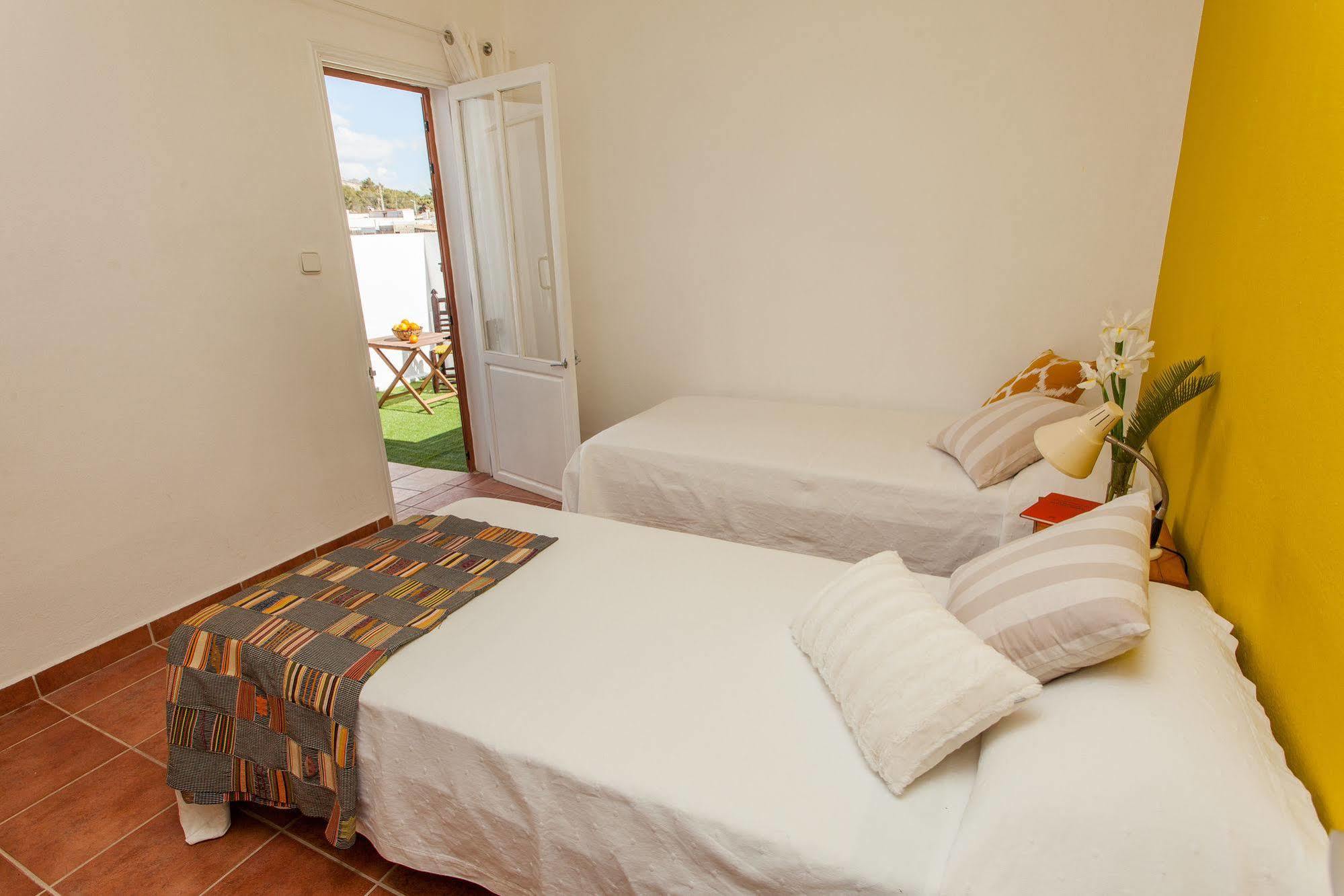 Cosmos Grand Hostal Sant Francesc de s'Estany المظهر الخارجي الصورة