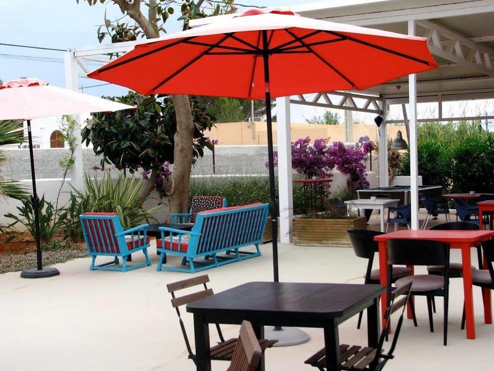 Cosmos Grand Hostal Sant Francesc de s'Estany المظهر الخارجي الصورة